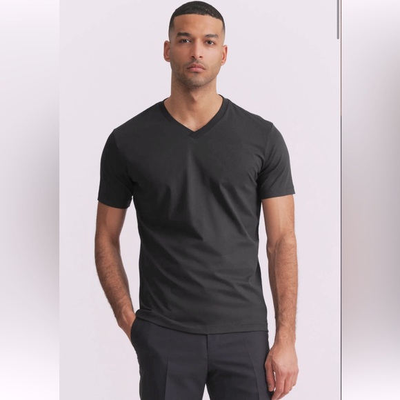 Black V-Neck Short Sleeve Tee - Picture 5 of 5